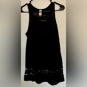 No Boundaries Women’s Black Sleeveless Knit Tank Top with Cutout Hem